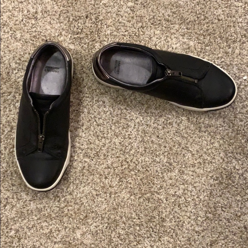 Johnston & Murphy Black Zipper Sneaker